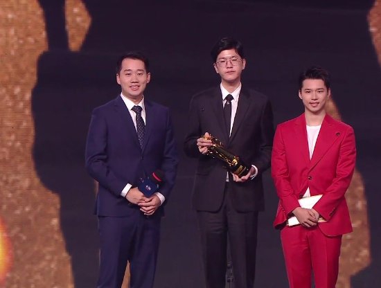 T1战队赛前海报发布引发粉丝热议